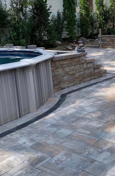Pool steps with paver coping
